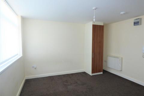 1 bedroom flat to rent, 8 Kelham House, Balby, DN1