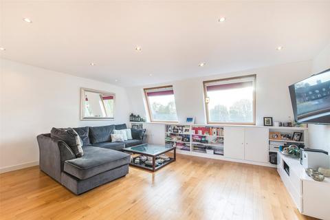 2 bedroom flat to rent, Harwood Road, Fulham, London
