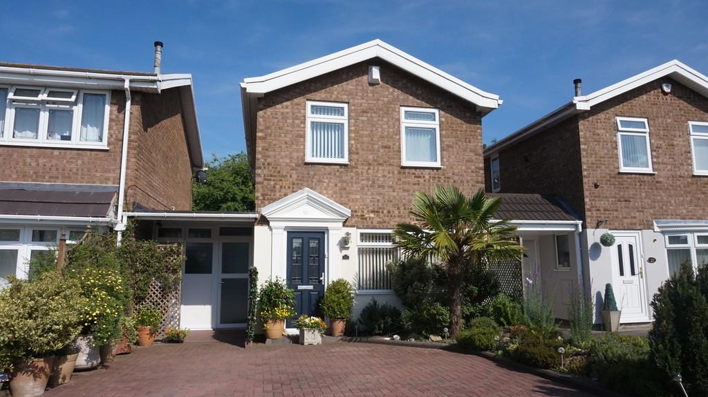 Briar, Amington, Tamworth 2 bed link detached house £210,000