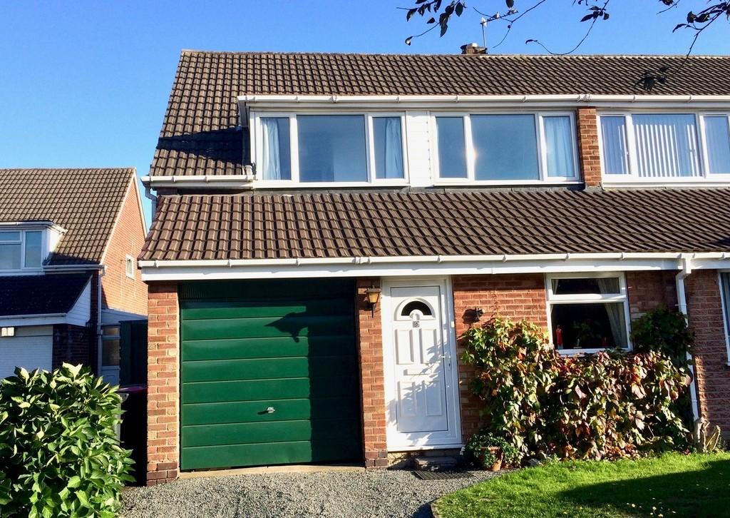 Rowland Avenue, Polesworth, Tamworth 3 bed semidetached house £200,000