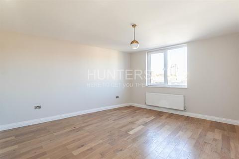 2 bedroom flat to rent - Classic Mansions, Well Street, London, E9 