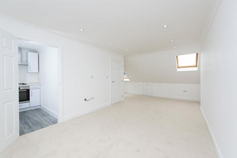 Studio to rent, Heather Gardens, Golders Green
