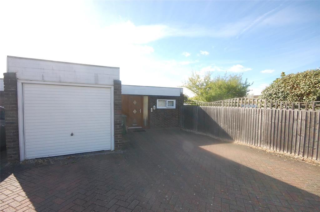 Kingswood Road, Basildon, Essex, SS16 3 bed end of terrace house £325,000