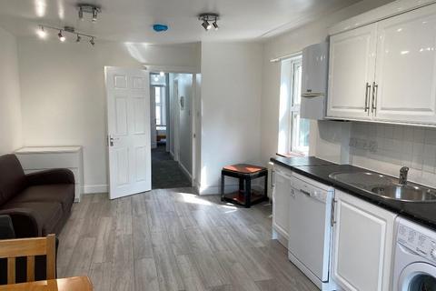 3 bedroom flat to rent, Granville Road, Southfields, SW18 5SF