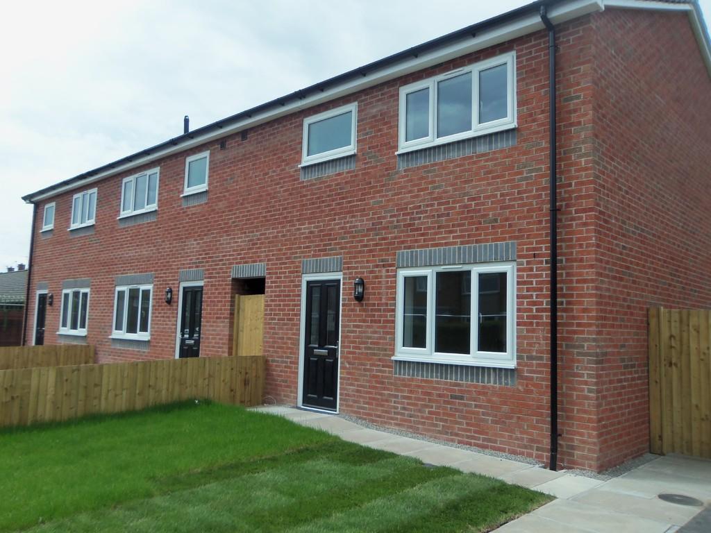 Montgomery Road, Huyton 3 bed mews £695 pcm (£160 pw)