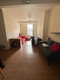 6 bedroom flat to rent, Flat 25 A Bath Street, CV31 3AF