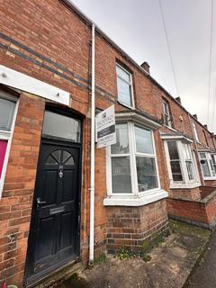 4 bedroom terraced house to rent, 16 Gordon Street, CV31 1HR