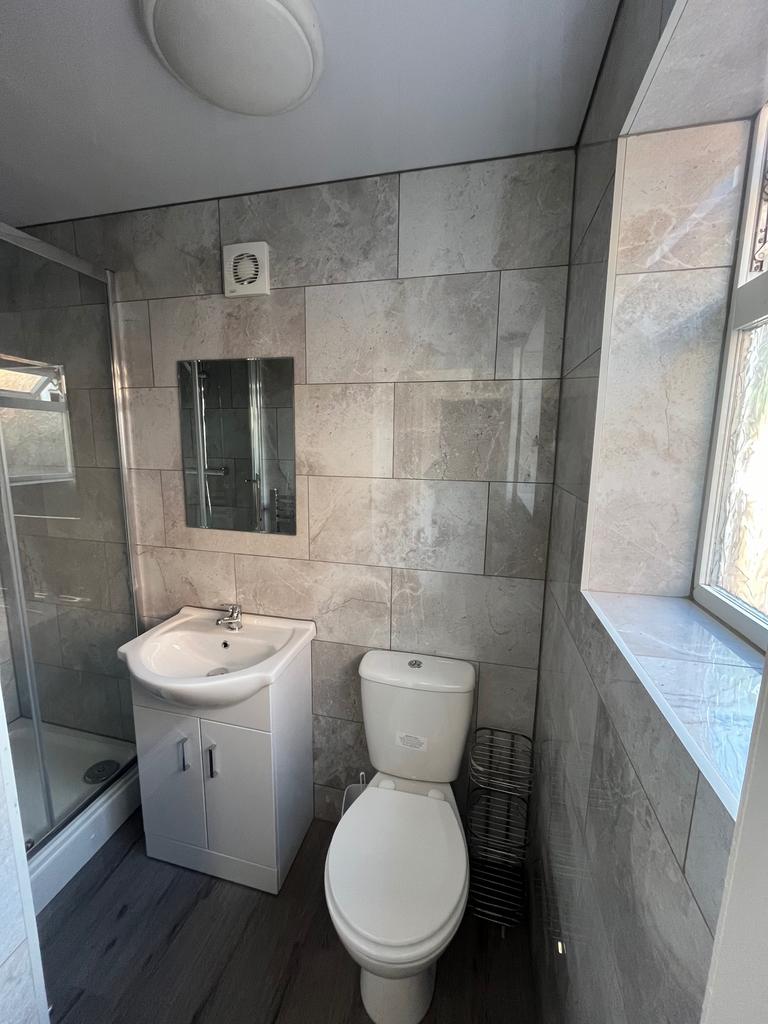 Shower room no2