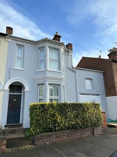 6 bedroom terraced house to rent, 165 Leam Terrace, CV31 1DF