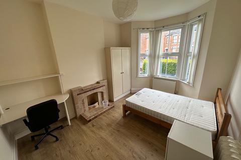 6 bedroom terraced house to rent, 165 Leam Terrace, CV31 1DF