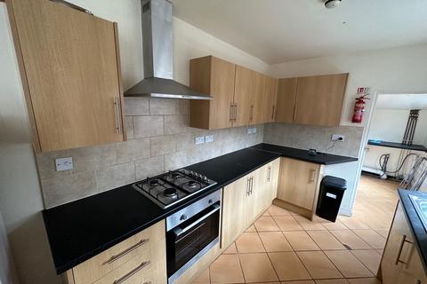 6 bedroom terraced house to rent, 165 Leam Terrace, CV31 1DF