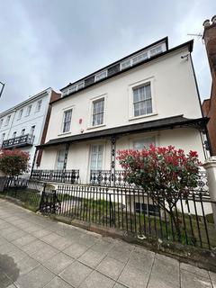 4 bedroom flat to rent, Second Floor, 3 Clarendon Place, CV32 5QL