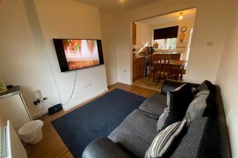 2 bedroom semi-detached house to rent, Earls Road, Southampton