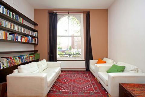 2 bedroom apartment to rent, Cazenove Road, London