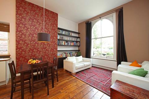 2 bedroom apartment to rent, Cazenove Road, London