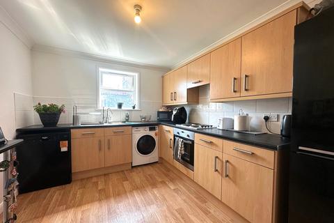 3 bedroom flat to rent, Southsea, Elm Grove Unfurnished