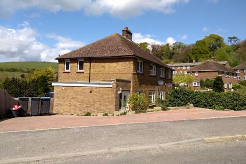 3 bedroom semi-detached house to rent, 69 Target Firs
