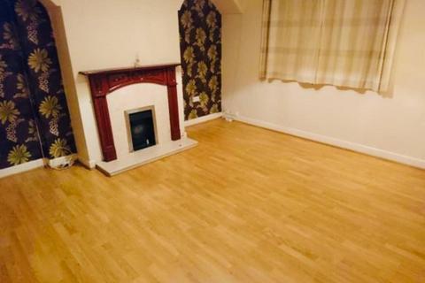 3 bedroom semi-detached house to rent, Ivy Road, Tipton, DY4 9QN