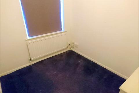 3 bedroom semi-detached house to rent, Ivy Road, Tipton, DY4 9QN
