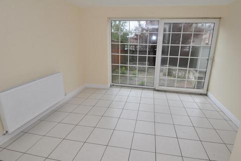 3 bedroom terraced house to rent, Wilmslow SK9