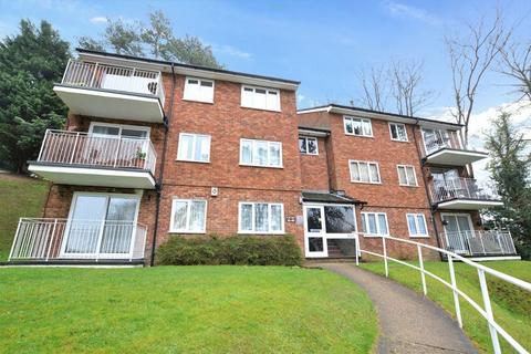 1 bedroom apartment to rent, Court Bushes Road, Whyteleafe