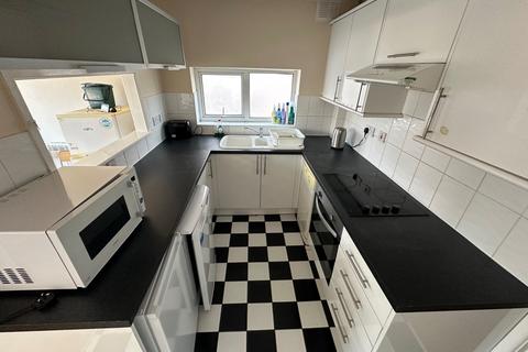 undefined, 4 bed flat, Russell Court, CV31 1EY