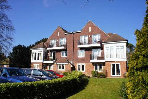 2 bedroom flat to rent, Bellingham Drive, Reigate