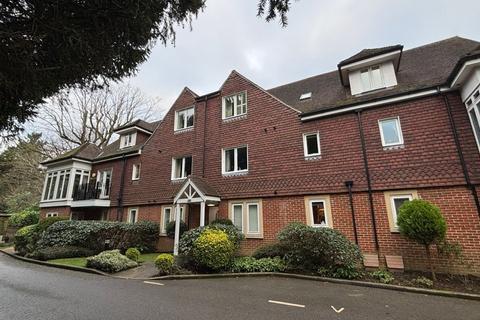 2 bedroom flat to rent, Bellingham Drive, Reigate