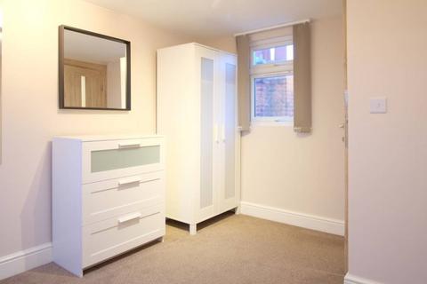 1 bedroom in a house share to rent, Eastern Avenue, Gants Hill, Redbridge IG2