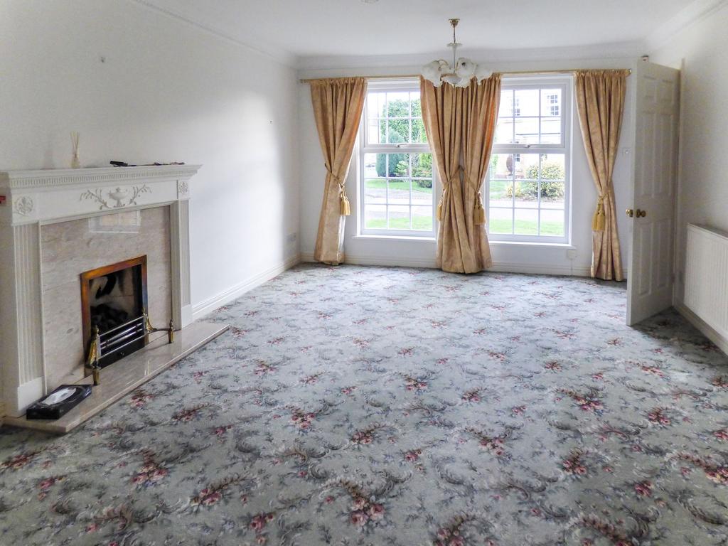 Denewood, Forest Hall, Newcastle upon Tyne, Tyne and Wear, NE12 7FA 4 bed detached house £390,000