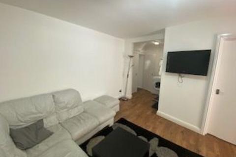 5 bedroom terraced house to rent, Templars Field