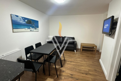 5 bedroom terraced house to rent, Templars Field