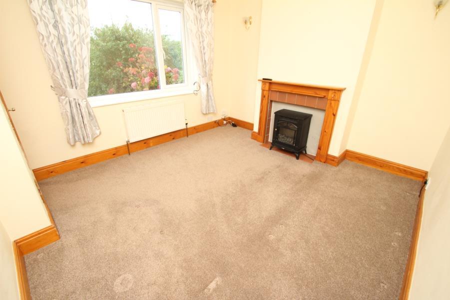 HAW LANE, YEADON, LEEDS, LS19 7XG 2 bed semidetached house £650 pcm