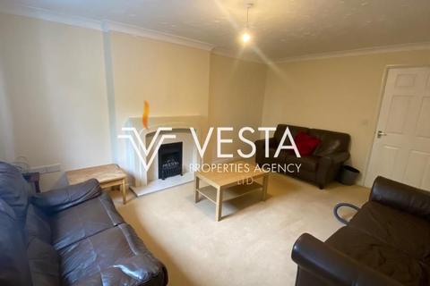 3 bedroom terraced house to rent, Quarryfield Lane