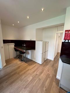 4 bedroom terraced house to rent, Charter Avenue