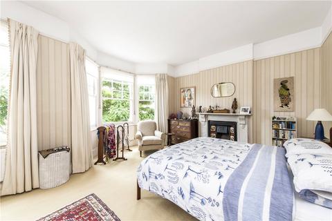 4 bedroom terraced house to rent - Boundaries Road, London, SW12