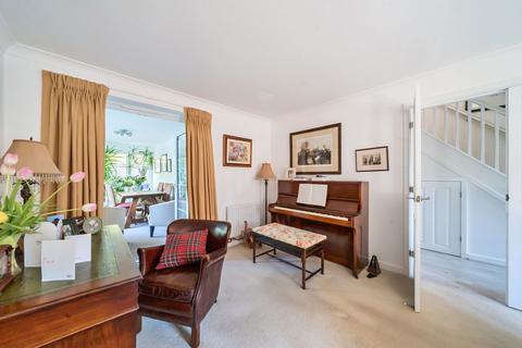 3 bedroom semi-detached house for sale, Bakeland Gardens, Alresford, Hampshire, SO24