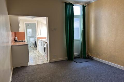 2 bedroom terraced house to rent, Bond Street, Stoke-On-Trent