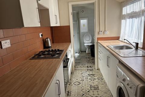 2 bedroom terraced house to rent, Bond Street, Stoke-On-Trent