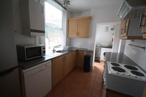 3 bedroom terraced house to rent, Gaul Street, West End, Leicester, LE3