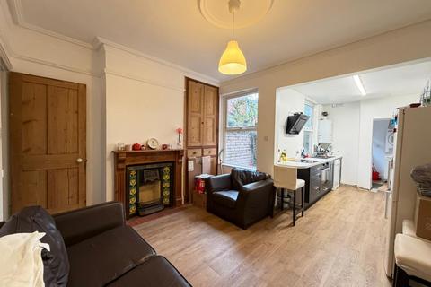3 bedroom terraced house to rent, Gaul Street, West End, Leicester, LE3