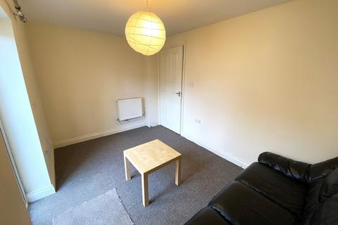 2 bedroom ground floor flat to rent, Fawcett Road, Southsea