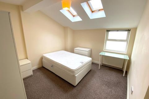 2 bedroom ground floor flat to rent, Fawcett Road, Southsea