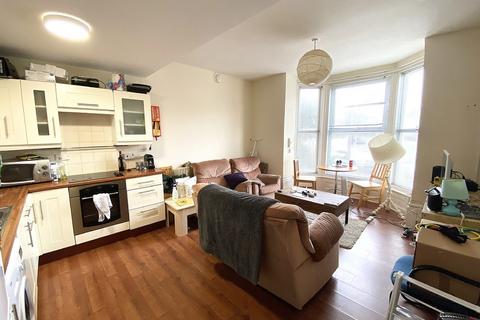 2 bedroom flat to rent, Outram Road, Southsea