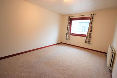 2 bedroom flat to rent, Gibson Close, Biggar, ML12