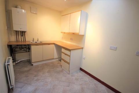 2 bedroom flat to rent, Gibson Close, Biggar, ML12