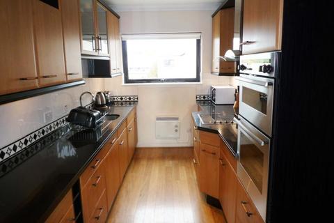 2 bedroom flat to rent, 6 Cromwell Court, Aberdeen, AB15 4WB