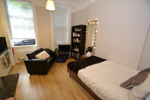 Studio to rent, Doughty Street, Bloomsbury