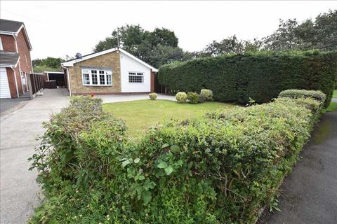 3 bedroom bungalow to rent, Farnham Way, Carleton