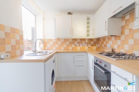 2 bedroom terraced house to rent, Woodleigh Avenue, Harborne, B17